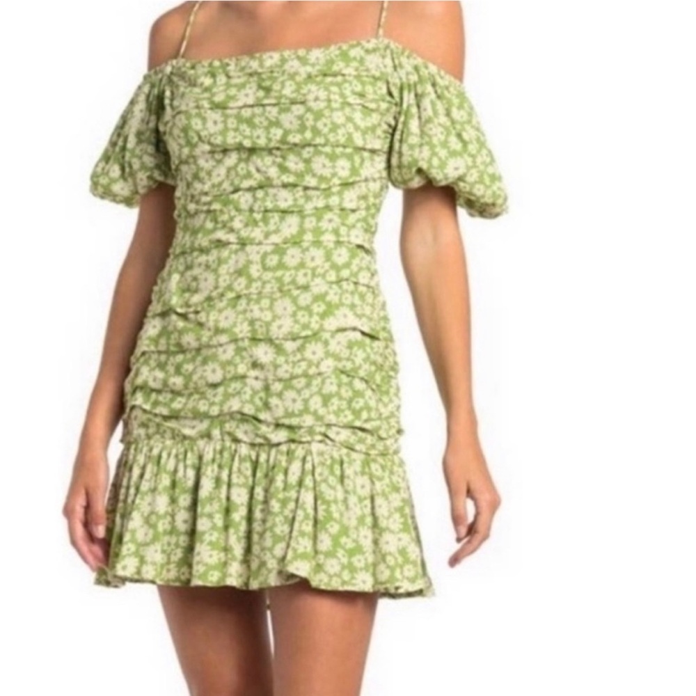 ASTR the Label Green Taupe Ditsy Floral Puffed
Sleeve Dress M